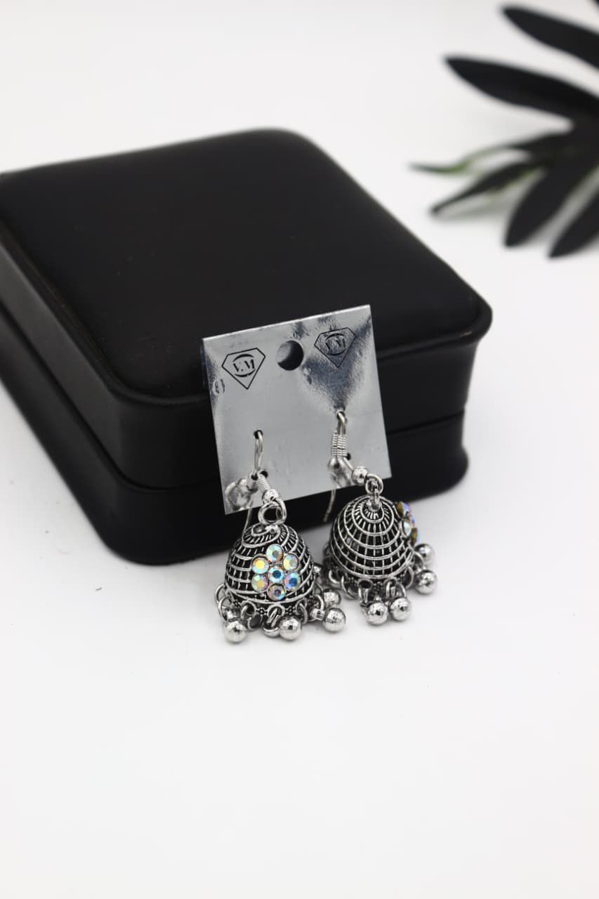 Earing Lovers.