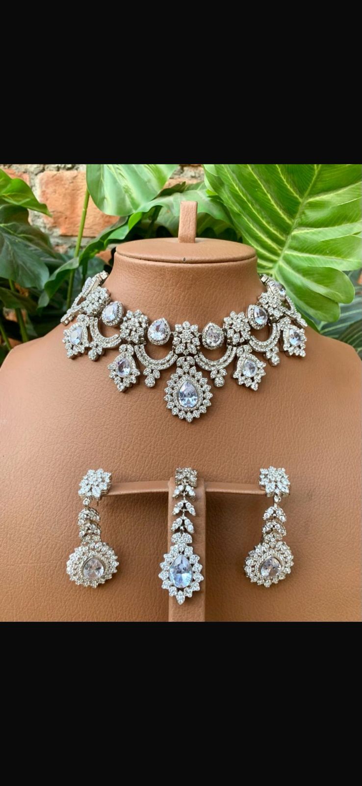 Glamour in Every Detail--Designer Jewellary!