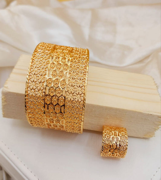 Gold-plated bangles With Ring