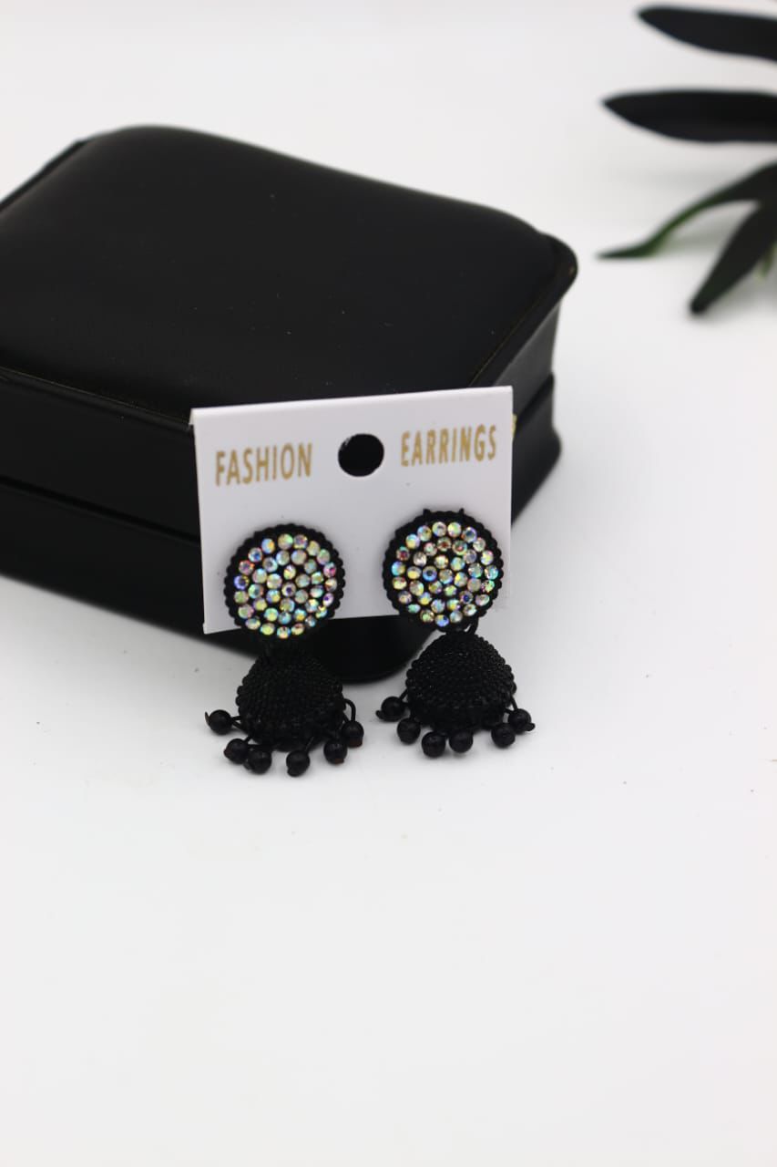 Earing Lovers.